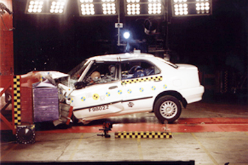 Краш тест Suzuki Baleno (1998)